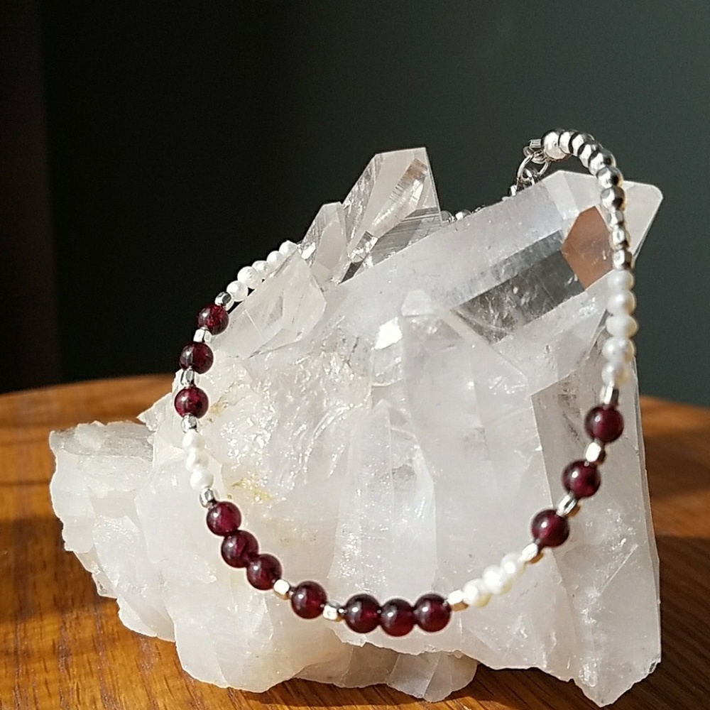 Handmade Garnet and Pearl bracelet